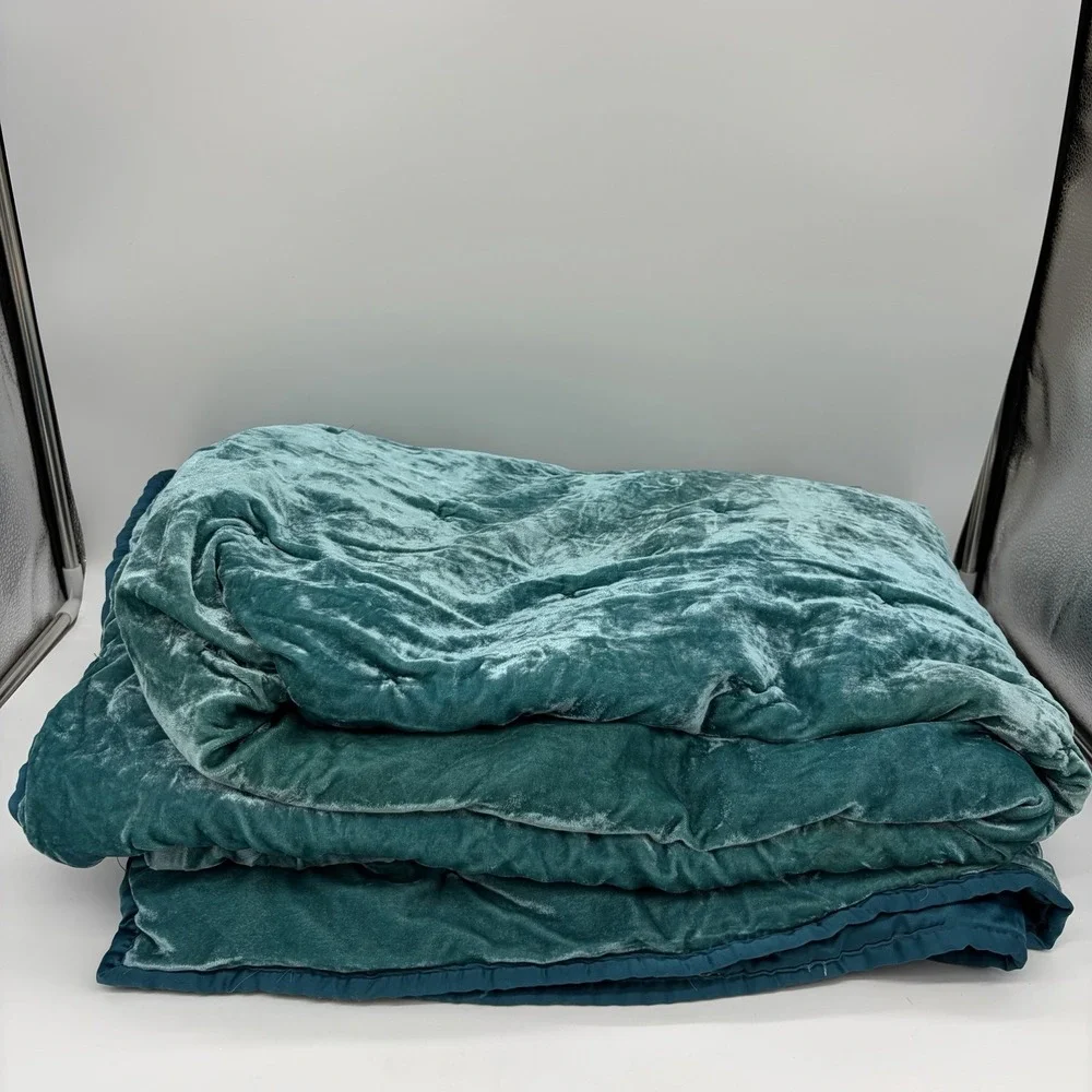 Opalhouse Teal Turquoise Tufted Viscose Velvet Twin Comforter Blanket Bedspread